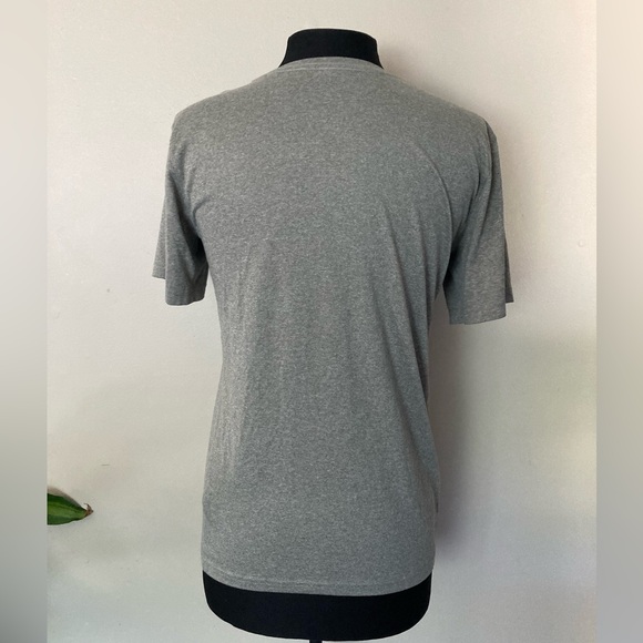 Small Nike Games End Training Doesn't Short Sleeve Gray Graphic Tee T-Shirt - Picture 3 of 4